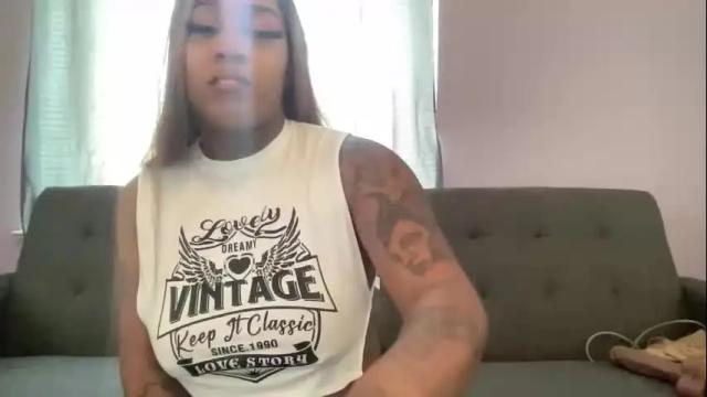 Image 2 of creame_sensation Stream on Chaturbate on 17 hours ago