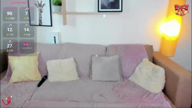 Image 12 of creamy_lissa Stream on Chaturbate on 1 month ago