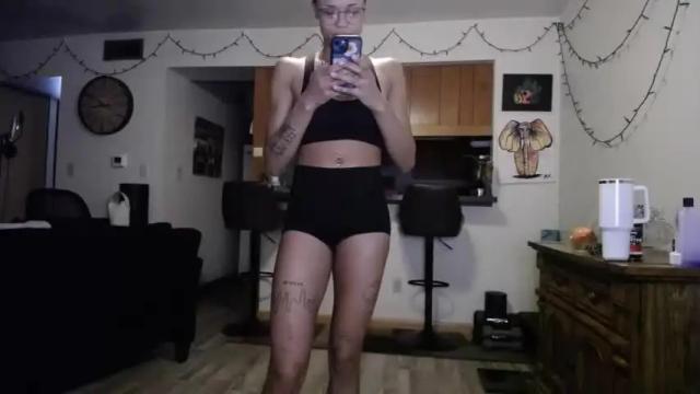 Image 3 of creamycancer Stream on Chaturbate on 20 months ago
