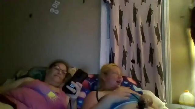 Image 2 of creamymadona Stream on Chaturbate on 17 days ago