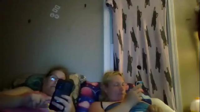 Image 3 of creamymadona Stream on Chaturbate on 17 days ago