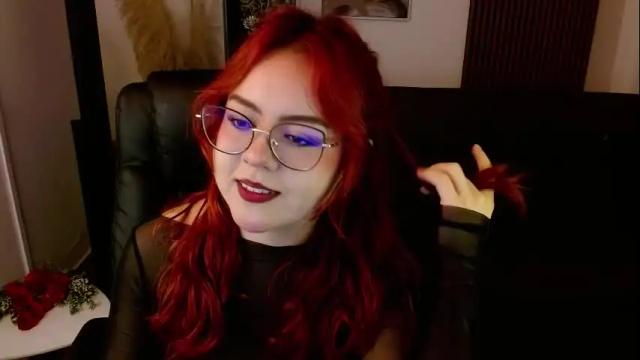 Image 3 of crimson_tati Stream on Chaturbate on 4 days ago