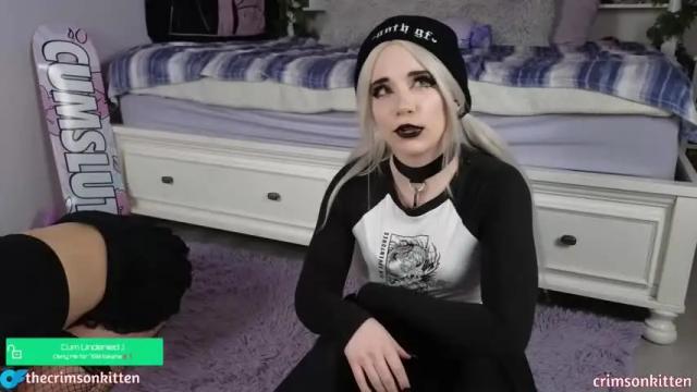 Image 2 of crimsonkitten Stream on Chaturbate on 14 months ago