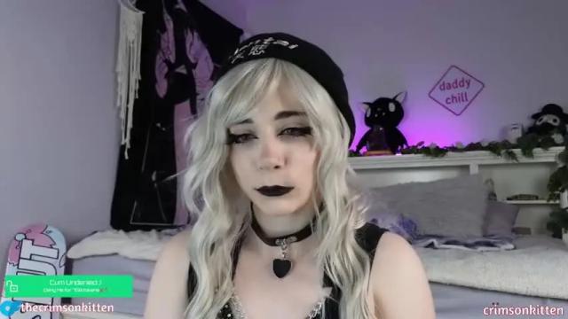 Image 2 of crimsonkitten Stream on Chaturbate on 13 months ago