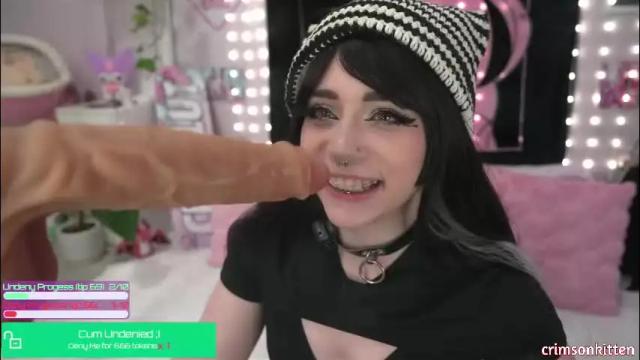Image 10 of crimsonkitten Stream on Chaturbate on 25 days ago
