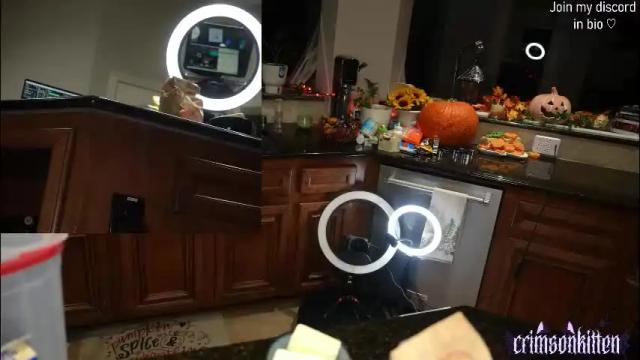 Image 4 of crimsonkitten Stream on Chaturbate on 2 months ago