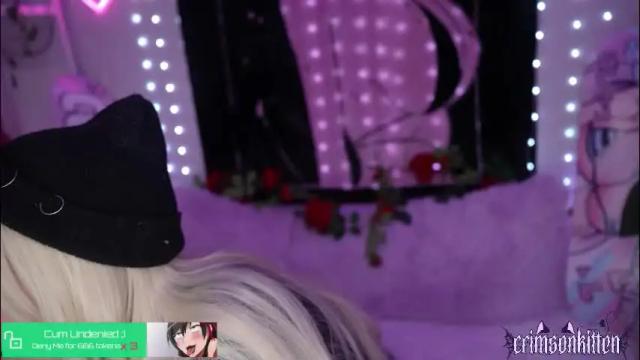 Image 6 of crimsonkitten Stream on Chaturbate on 1 month ago