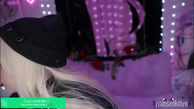Image 8 of crimsonkitten Stream on Chaturbate on 1 month ago