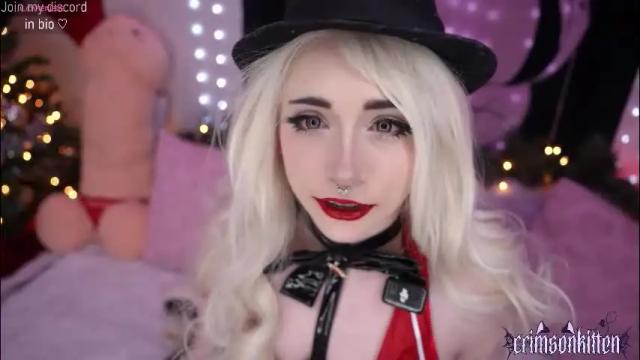 Image 3 of crimsonkitten Stream on Chaturbate on 19 days ago