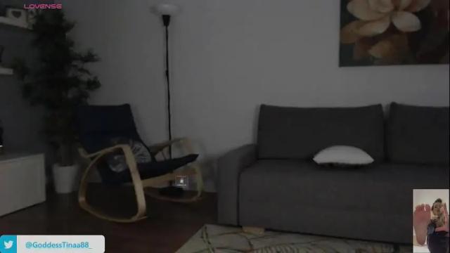 Image 2 of cris_tinne Stream on Chaturbate on 4 months ago