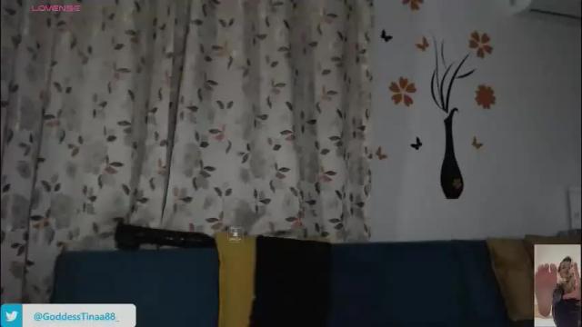 Image 2 of cris_tinne Stream on Chaturbate on 1 month ago