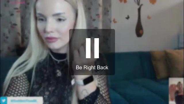 Image 4 of cris_tinne Stream on Chaturbate on 1 month ago