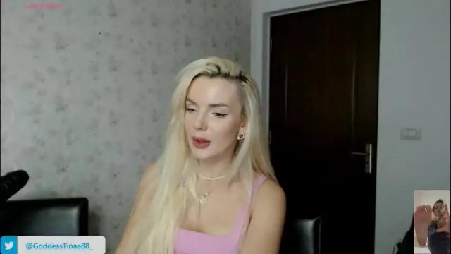 Image 7 of cris_tinne Stream on Chaturbate on 1 month ago