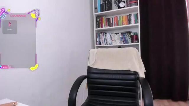 Image 2 of crissnight Stream on Chaturbate on 11 days ago