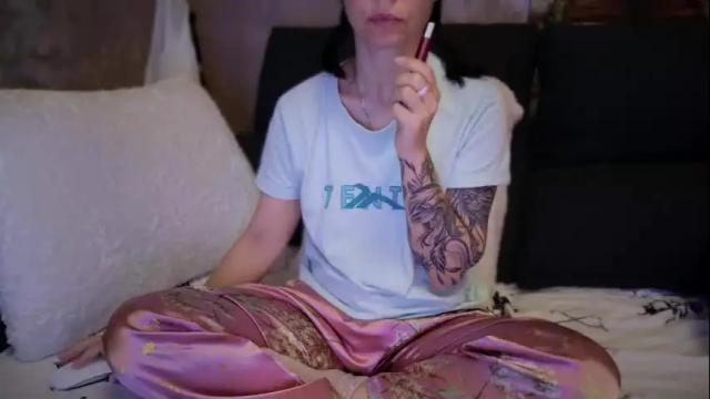 Image 2 of crissy_love Stream on Chaturbate on 28 days ago