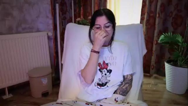 Image 2 of crissy_love Stream on Chaturbate on 14 days ago
