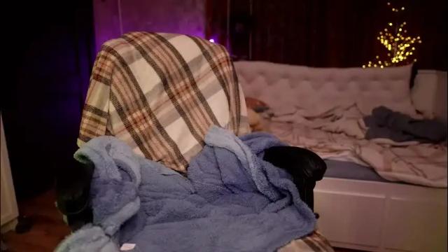 Image 10 of crissy_love Stream on Chaturbate on 2 months ago