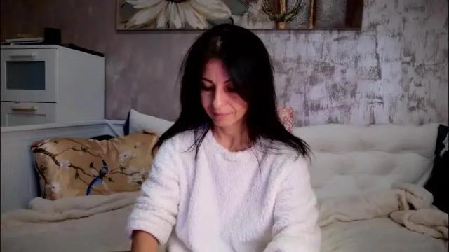 Image 2 of crissy_love Stream on Chaturbate on 1 month ago