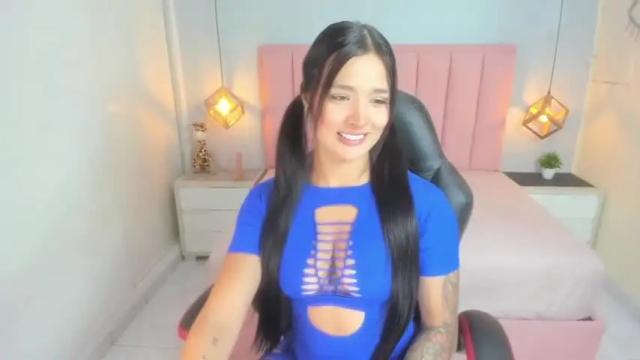 Image 7 of cristadavies Stream on Chaturbate on 17 months ago