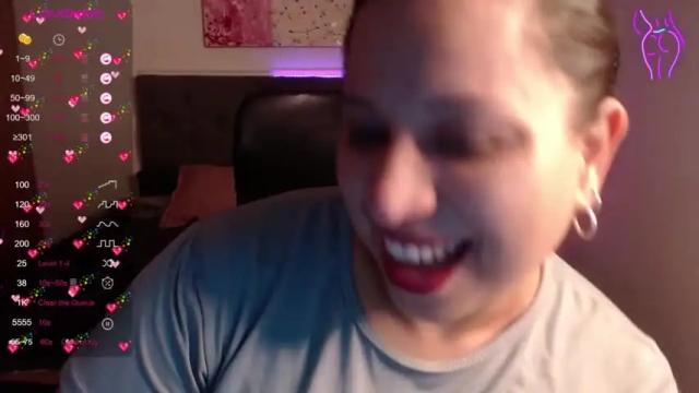 Image 3 of cristal__1123 Stream on Chaturbate on 13 months ago