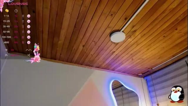 Image 2 of cristal__hot_1 Stream on Chaturbate on 1 month ago