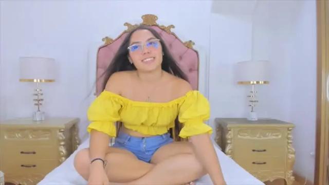 Image 11 of cristal__rouse Stream on Chaturbate on 13 months ago