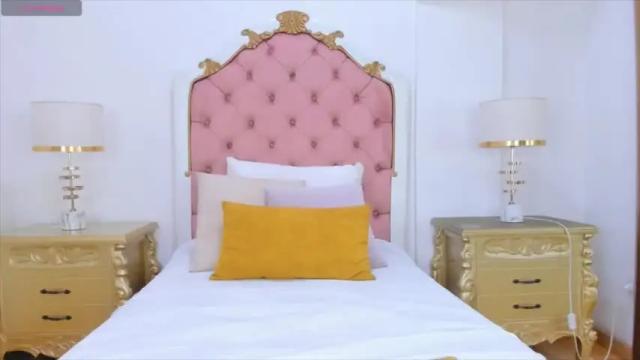 Image 12 of cristal__rouse Stream on Chaturbate on 13 months ago