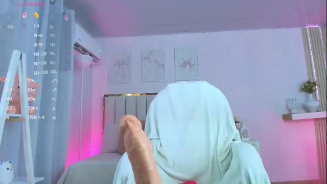 Image 4 of cristal_bunny Stream on Chaturbate on 1 month ago