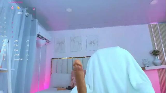 Image 3 of cristal_bunny Stream on Chaturbate on 1 month ago