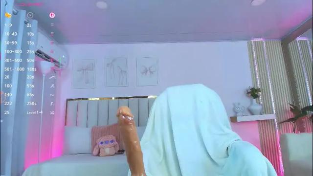 Image 11 of cristal_bunny Stream on Chaturbate on 1 month ago