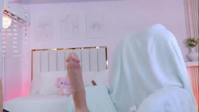 Image 7 of cristal_bunny Stream on Chaturbate on 1 month ago