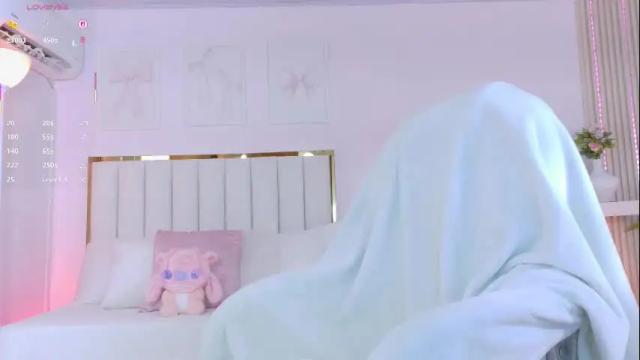 Image 3 of cristal_bunny Stream on Chaturbate on 1 month ago