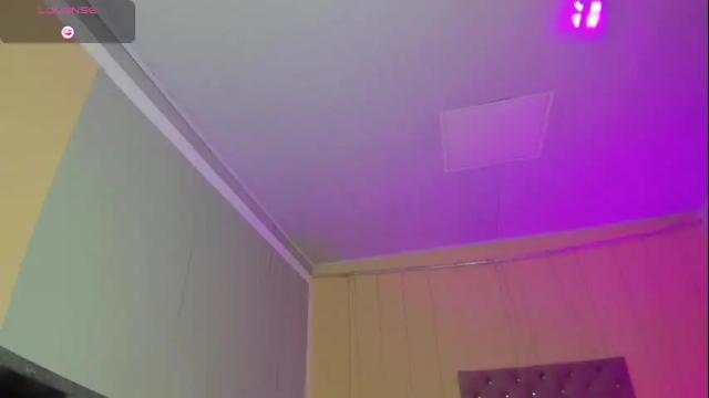 Image 2 of cristal_crossfit Stream on Chaturbate on 1 month ago