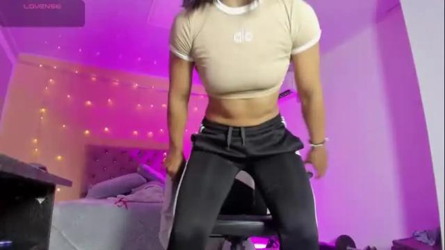 Image 2 of cristal_crossfit Stream on Chaturbate on 1 month ago