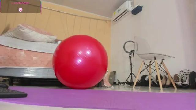 Image 6 of cristal_crossfit Stream on Chaturbate on 7 days ago