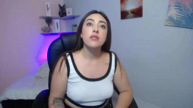 Image 4 of cristal_fooxy Stream on Chaturbate on 12 months ago