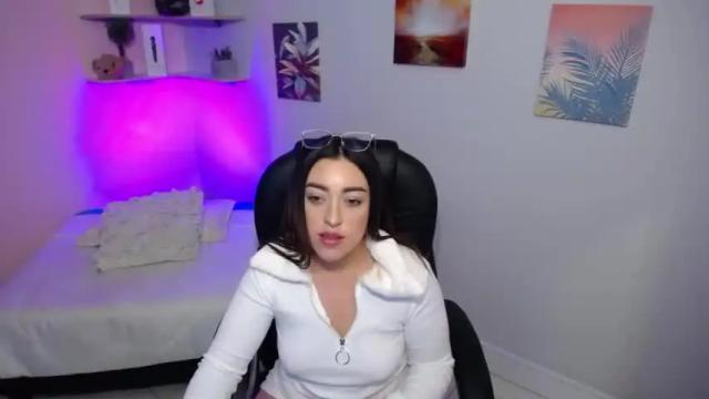 Image 12 of cristal_fooxy Stream on Chaturbate on 12 months ago