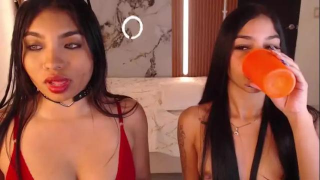 Image 2 of cristal_fox3 Stream on Chaturbate on 1 month ago