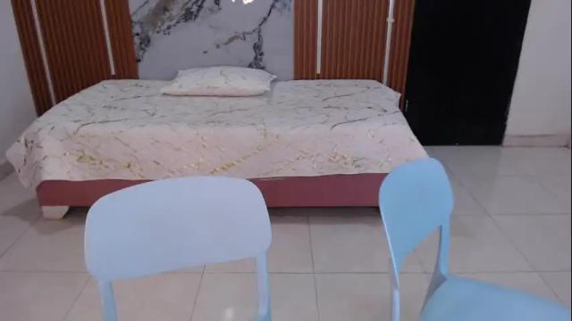 Image 2 of cristal_fox3 Stream on Chaturbate on 10 days ago