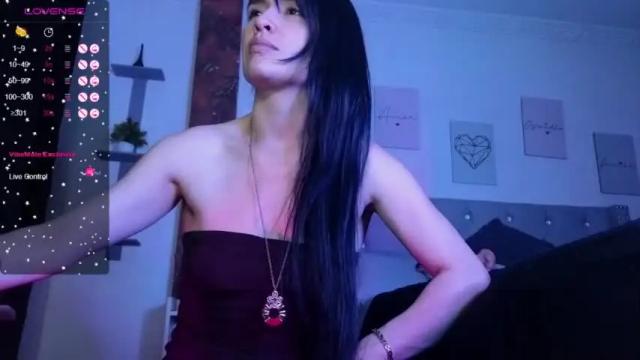 Image 6 of cristal_hilton_10 Stream on Chaturbate on 10 months ago