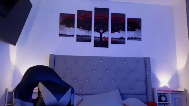 Image 6 of cristal_hilton_10 Stream on Chaturbate on 2 months ago