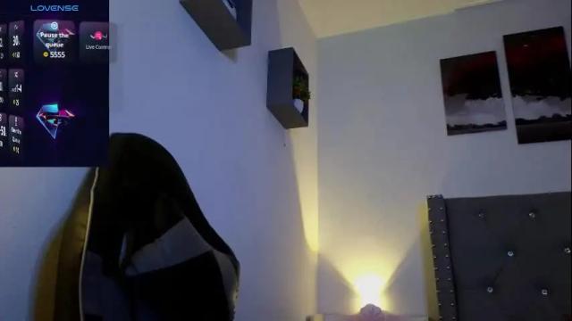 Image 7 of cristal_hilton_10 Stream on Chaturbate on 2 months ago