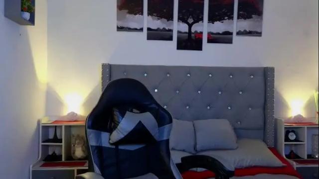 Image 8 of cristal_hilton_10 Stream on Chaturbate on 1 month ago