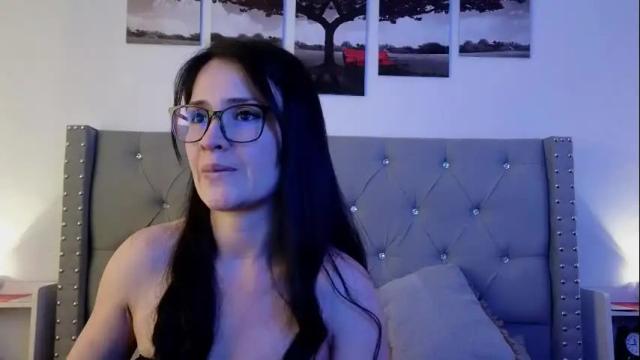 Image 6 of cristal_hilton_10 Stream on Chaturbate on 1 month ago