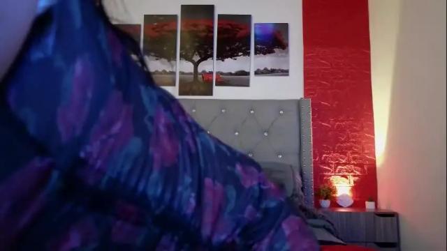 Image 12 of cristal_hilton_10 Stream on Chaturbate on 9 days ago