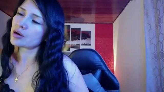 Image 3 of cristal_hilton_10 Stream on Chaturbate on 9 days ago