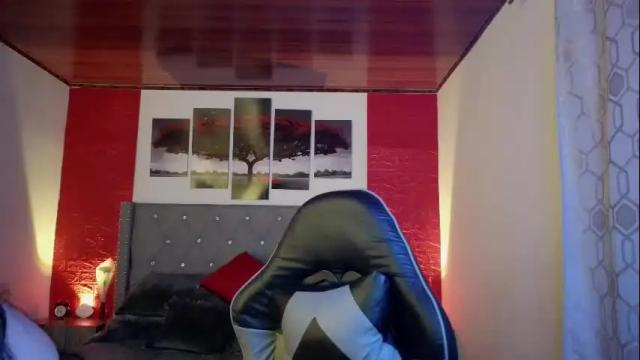 Image 6 of cristal_hilton_10 Stream on Chaturbate on 9 days ago