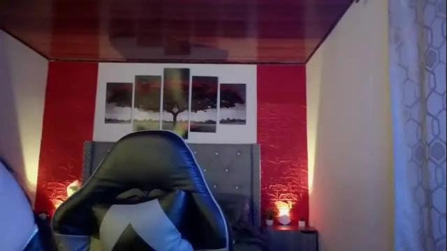 Image 7 of cristal_hilton_10 Stream on Chaturbate on 9 days ago