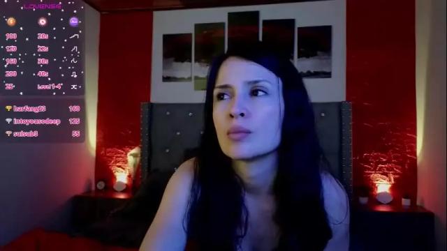 Image 6 of cristal_hilton_10 Stream on Chaturbate on 8 days ago