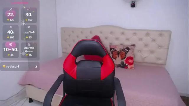 Image 7 of cristal_horny19 Stream on Chaturbate on 12 days ago